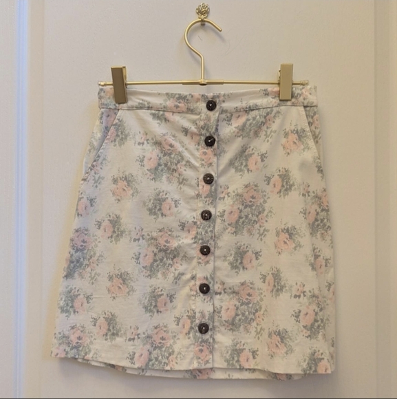 Lily White Floral Skirt with Button Detail - Picture 3 of 8